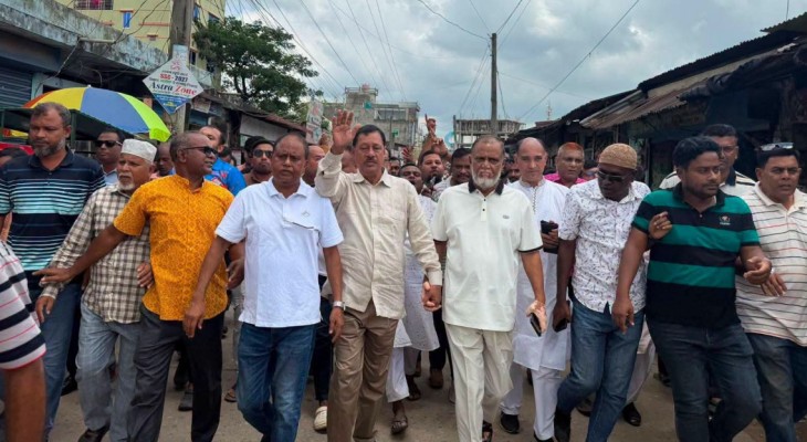 কটিয়াদীতে তারেক রহমানের আগমনকে ঘিরে বিএনপি ও সহযোগী সংগঠনের বর্ণাঢ্য আনন্দ মিছিল